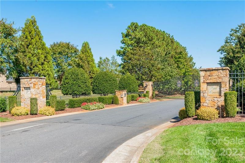 5983 Rolling Ridge Dr, Kannapolis, NC 28081