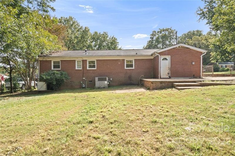 2420 Middleton Dr, Gastonia, NC 28054