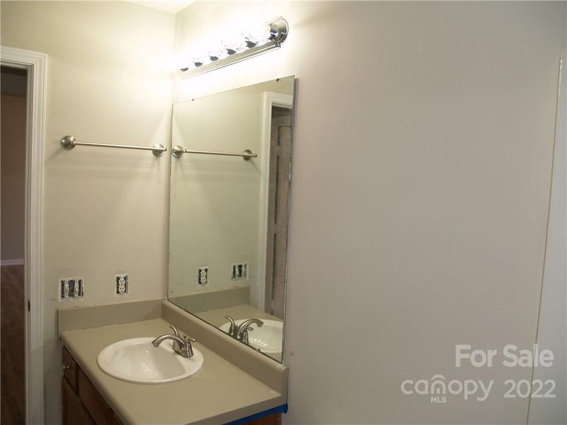 2431 Fairstone Ave, Charlotte, NC 28269