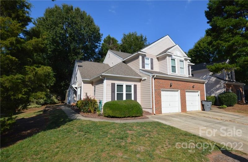 8719 Fox Chase Ln, Charlotte, NC 28269