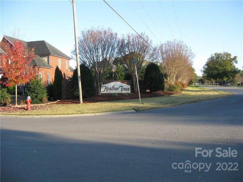 9029 Heather Trace Ln, Gastonia, NC 28056