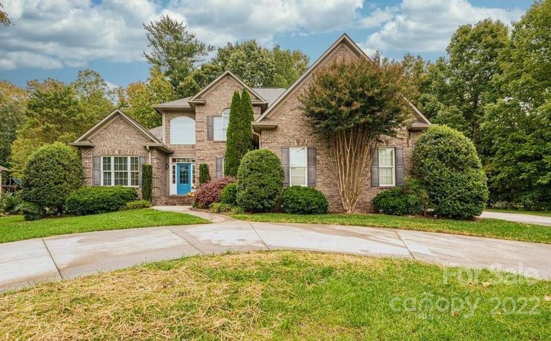 1715 29th Avenue Pl NE, Hickory, NC 28601