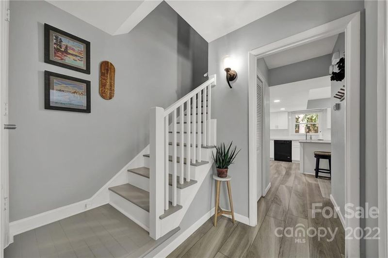 1221 Berry Ridge Rd, Charlotte, NC 28270