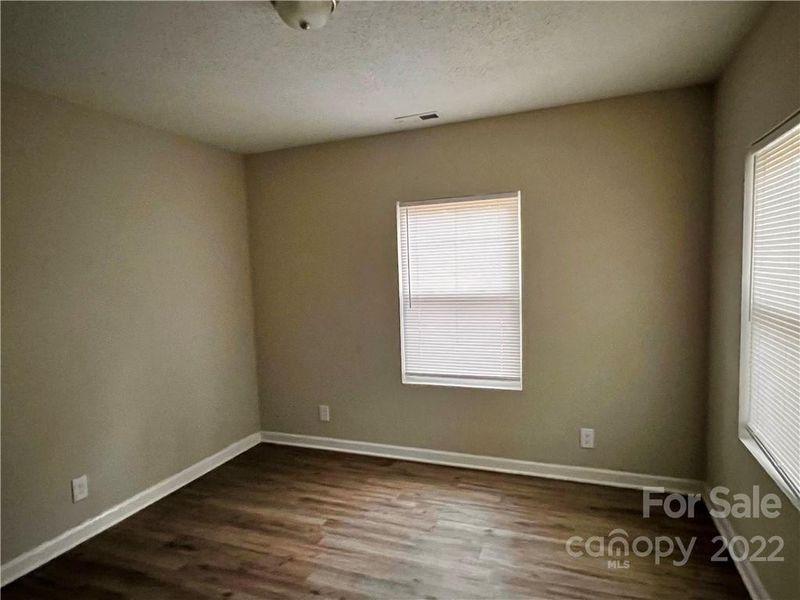 517 S Mulberry St, Cherryville, NC 28021