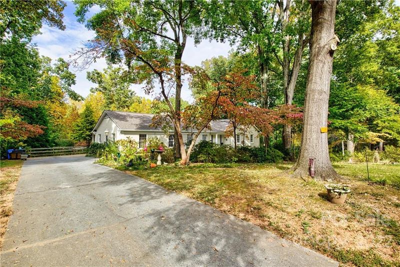 966 Hampton Pl, Mooresville, NC 28115