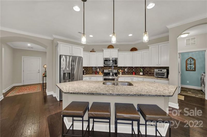 1160 Avalon Pl, Matthews, NC 28104