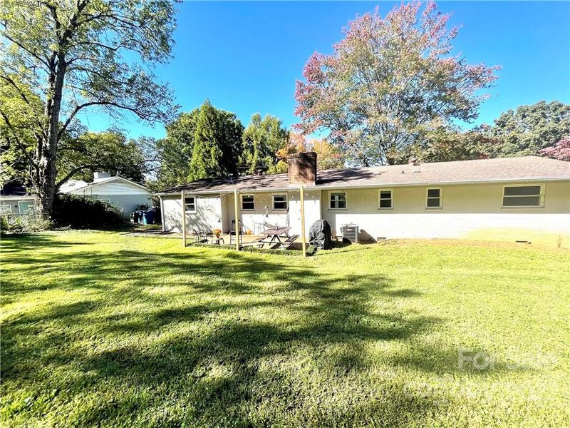 3140 7th Street Dr NE, Hickory, NC 28601