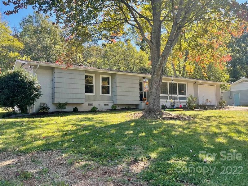 3140 7th Street Dr NE, Hickory, NC 28601