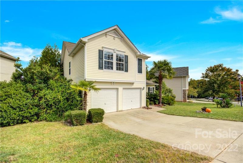 9718 Falling Stream Dr, Charlotte, NC 28214
