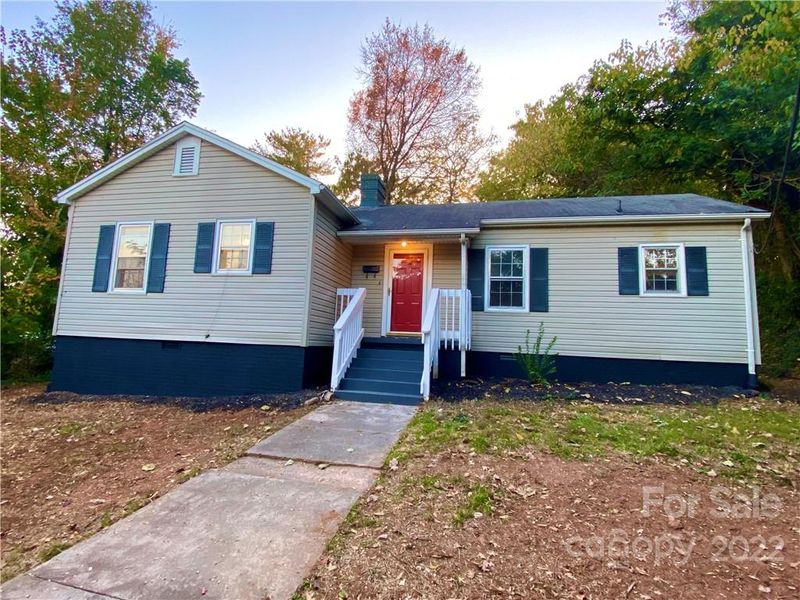 1217 11th St NW, Hickory, NC 28601