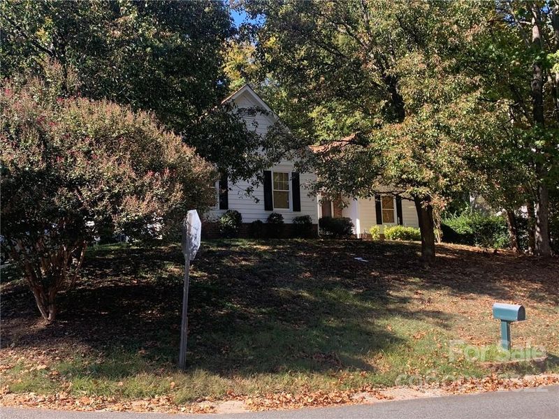 1126 Cindy Carr Dr, Matthews, NC 28105