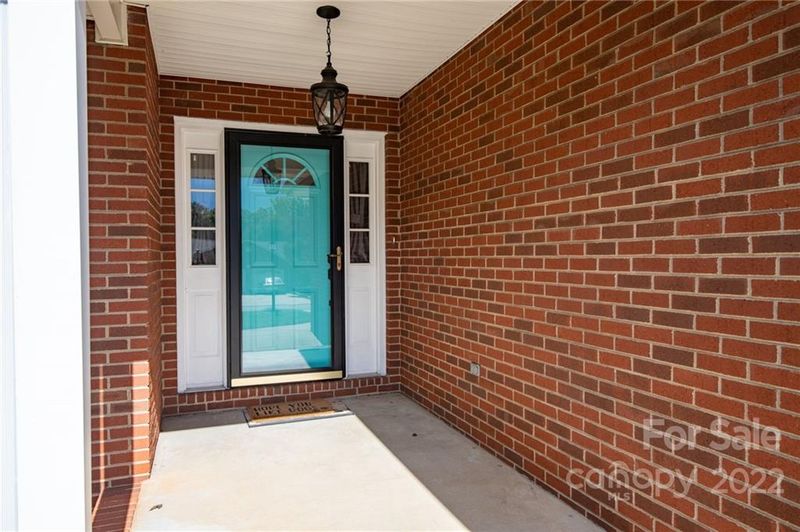 5214 Olde School Dr, Hickory, NC 28602