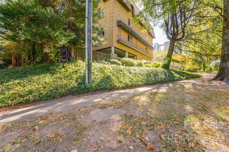 1323 Queens Rd #425, Charlotte, NC 28207