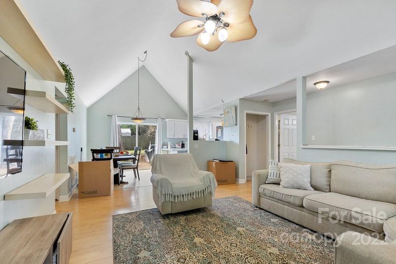 909 31st St, Conover, NC 28613