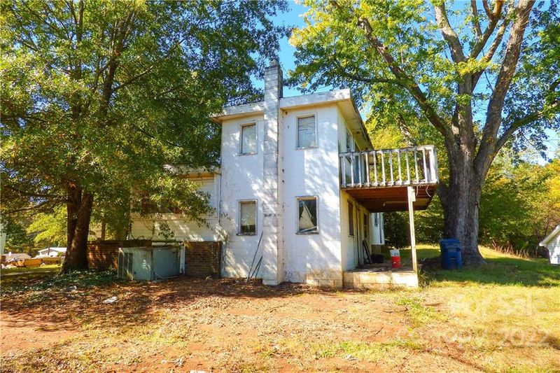 2205 9th Ave NE, Hickory, NC 28601