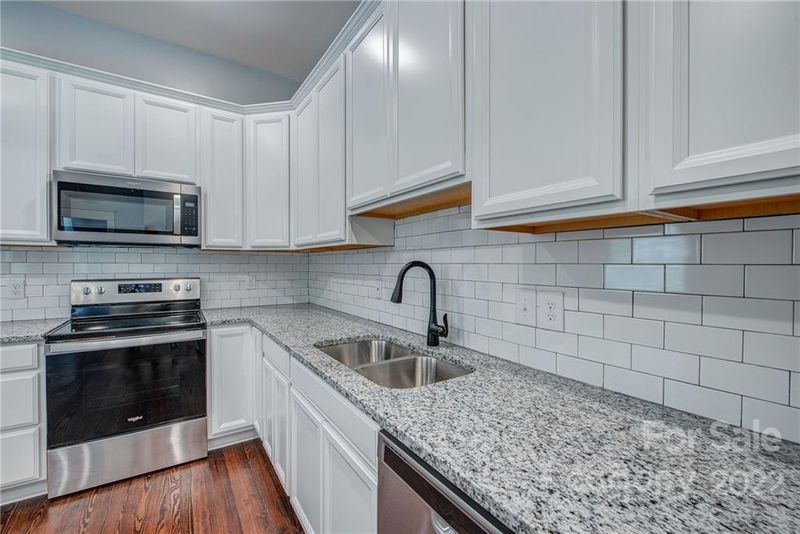 701 Caroline Ave, Lowell, NC 28098