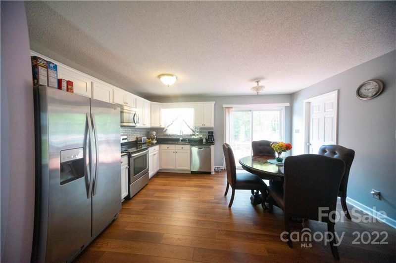 2146 Redberry Ln, Conover, NC 28613
