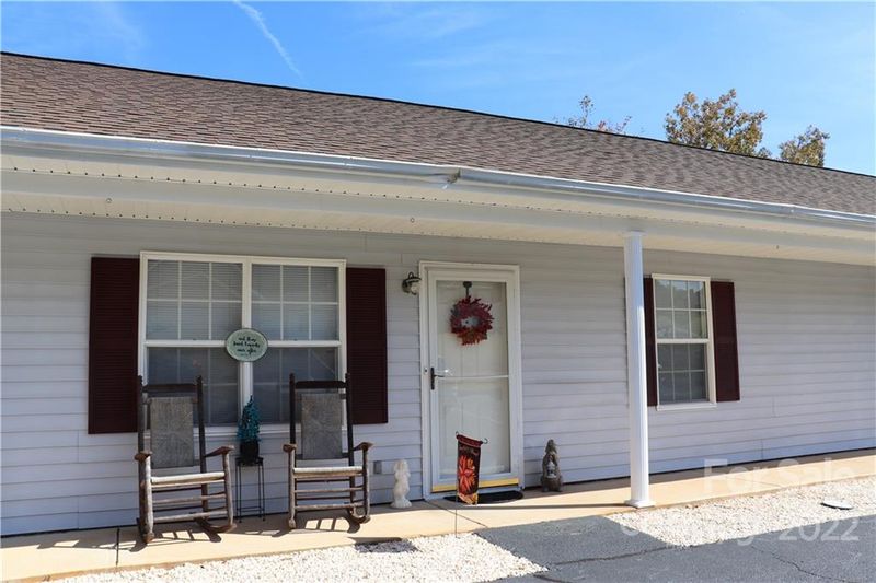 126 24th St NW, Hickory, NC 28601