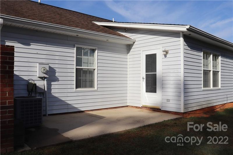 126 24th St NW, Hickory, NC 28601