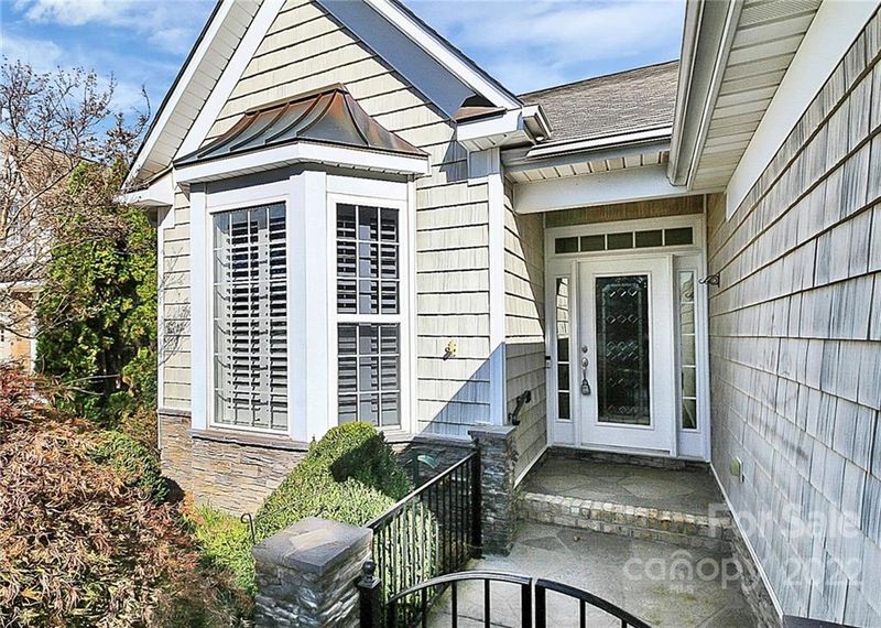569 Hamberton Ct NW, Concord, NC 28027