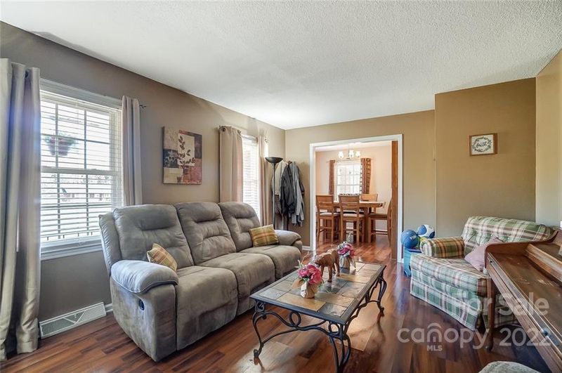 231 Kings Dr, Kings Mountain, NC 28086