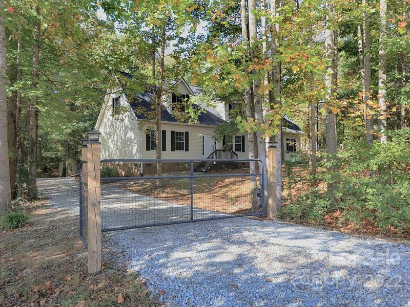 3609 Lee Moore Rd, Maiden, NC 28650