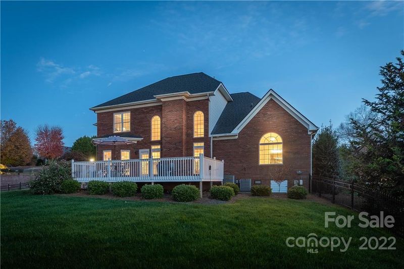 219 44th Ave NW, Hickory, NC 28601