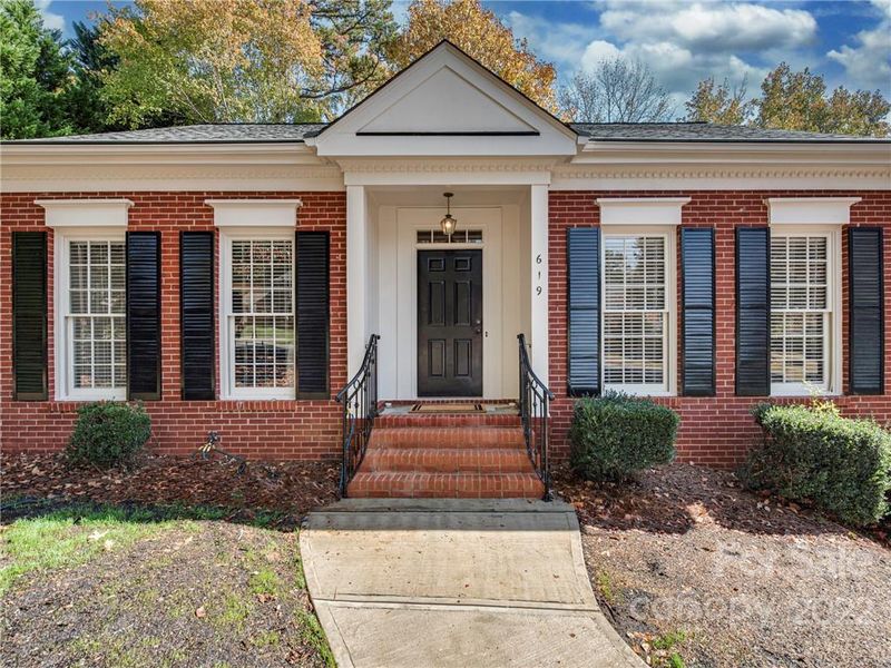 619 Walnut Point Dr, Matthews, NC 28105