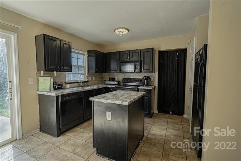7137 Cobden Ln, Charlotte, NC 28216