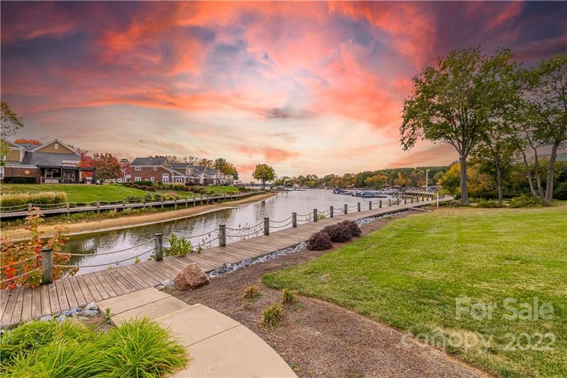 18611 Harborside Dr, Cornelius, NC 28031