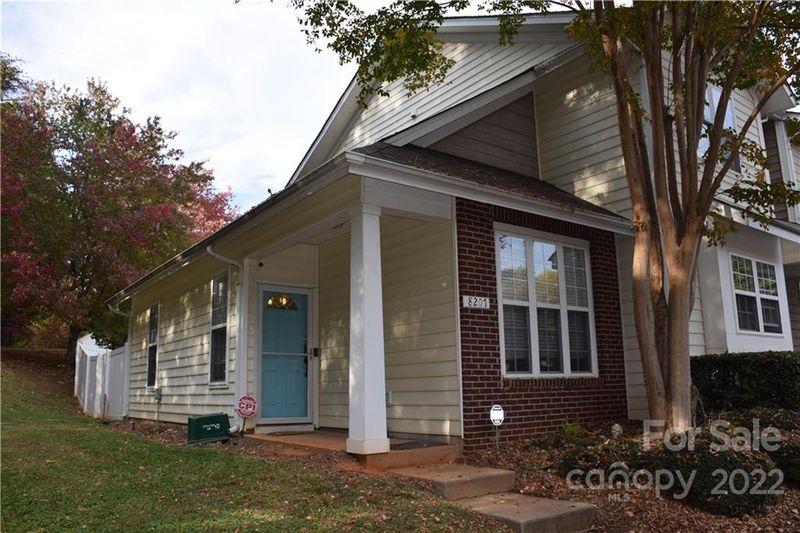 8207 Chaceview Ct, Charlotte, NC 28269