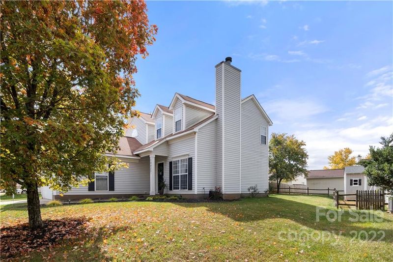 10823 White Stag Dr, Charlotte, NC 28269