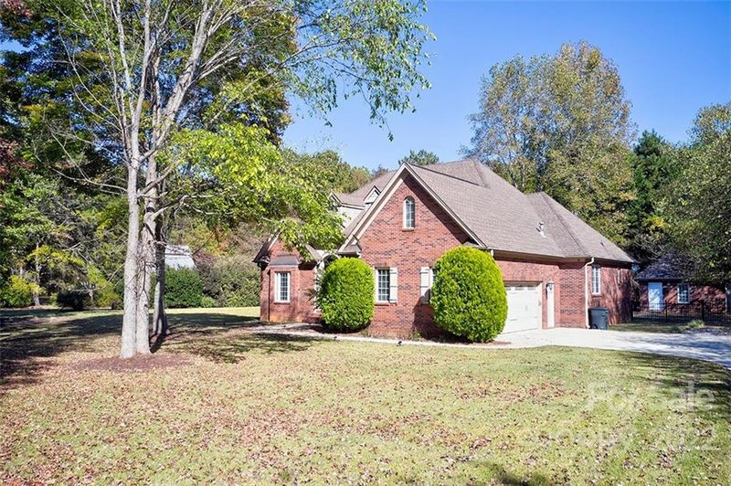 1444 Paraham Rd, York, SC 29745