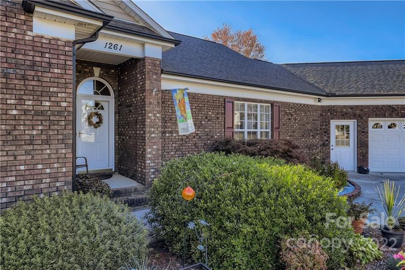 1261 Danielle Downs Ct SE, Concord, NC 28025