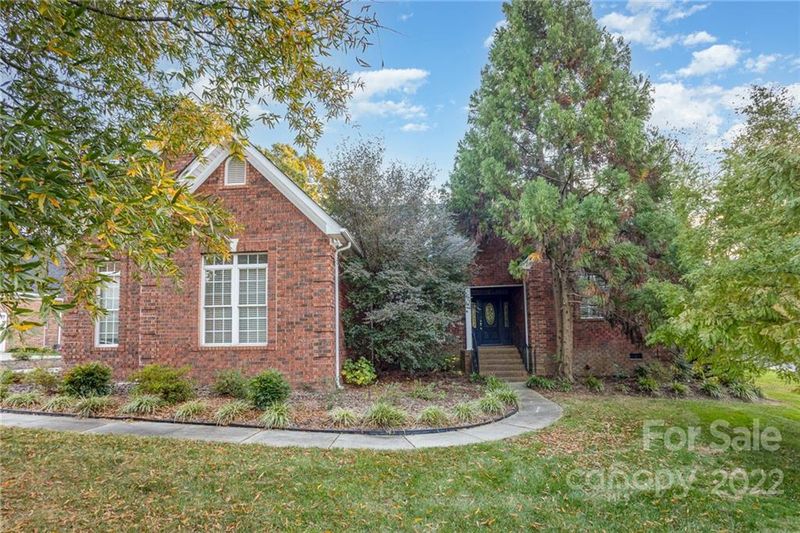2700 Dogleg Ct, Matthews, NC 28104