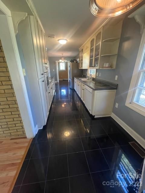 1429 Lyon Ct, Charlotte, NC 28205