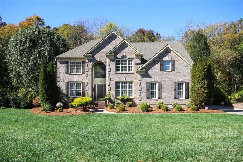 1706 Reverdy Oaks Dr, Matthews, NC 28105