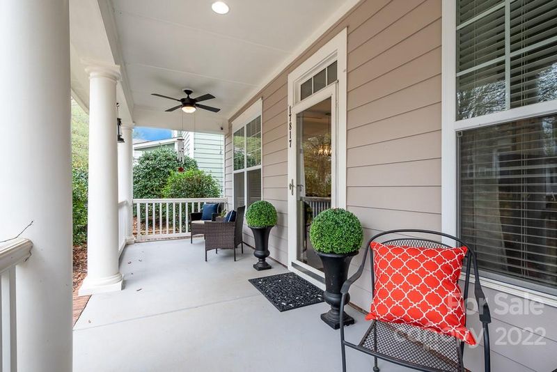 17817 Overland Forest Dr, Cornelius, NC 28031