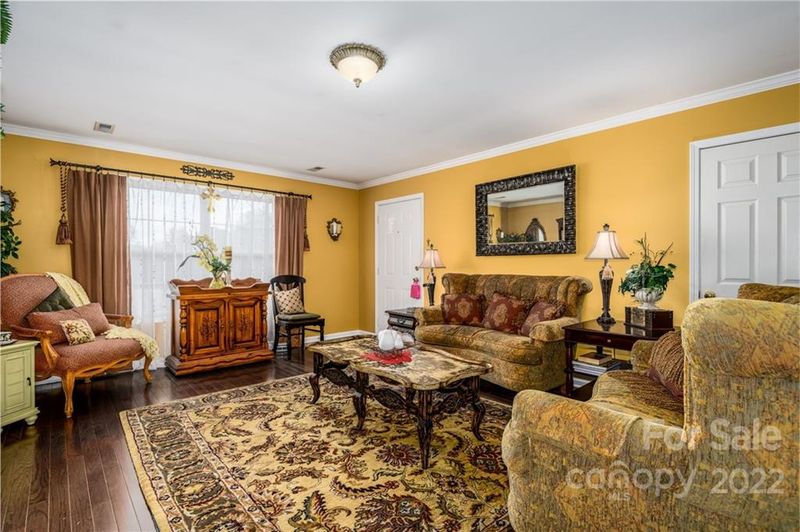 2433 23rd Street Dr NE, Hickory, NC 28601
