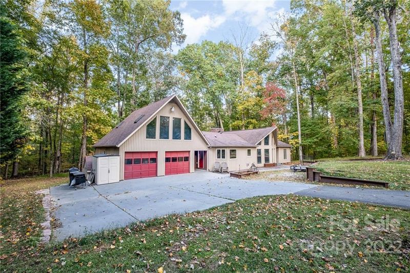 11546 Gelding Dr, Charlotte, NC 28215