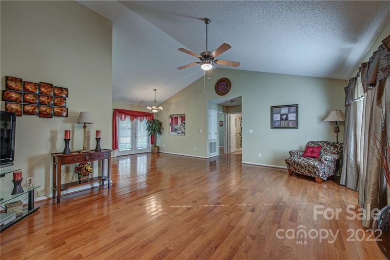 913 Brooklee Dr, Kings Mountain, NC 28086