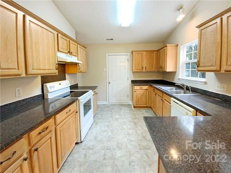 9340 Tibble Creek Way, Charlotte, NC 28227