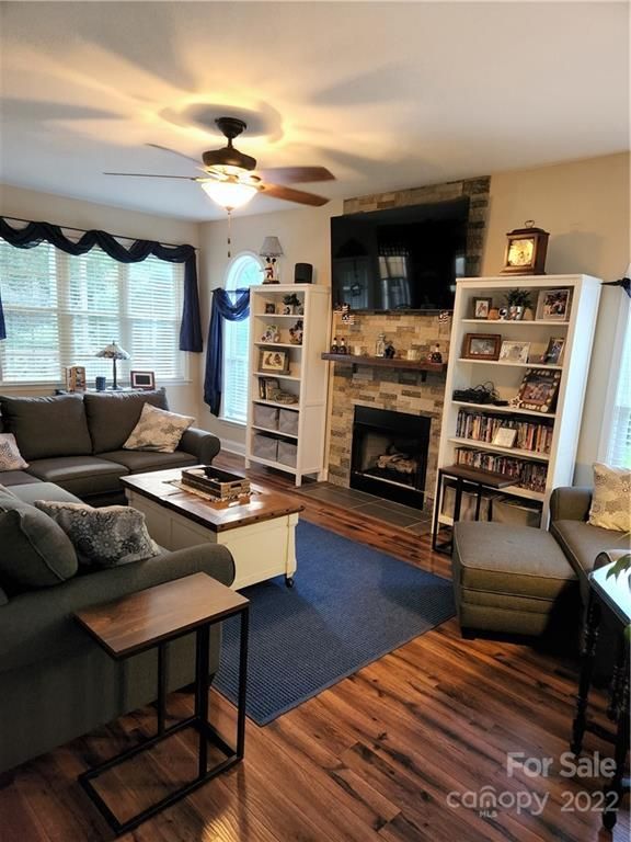 223 Horn Tassel Ct, Wesley Chapel, NC 28079