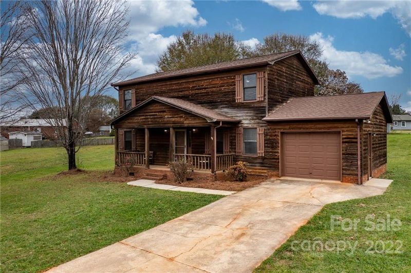 2044 Adare Ct, Newton, NC 28658