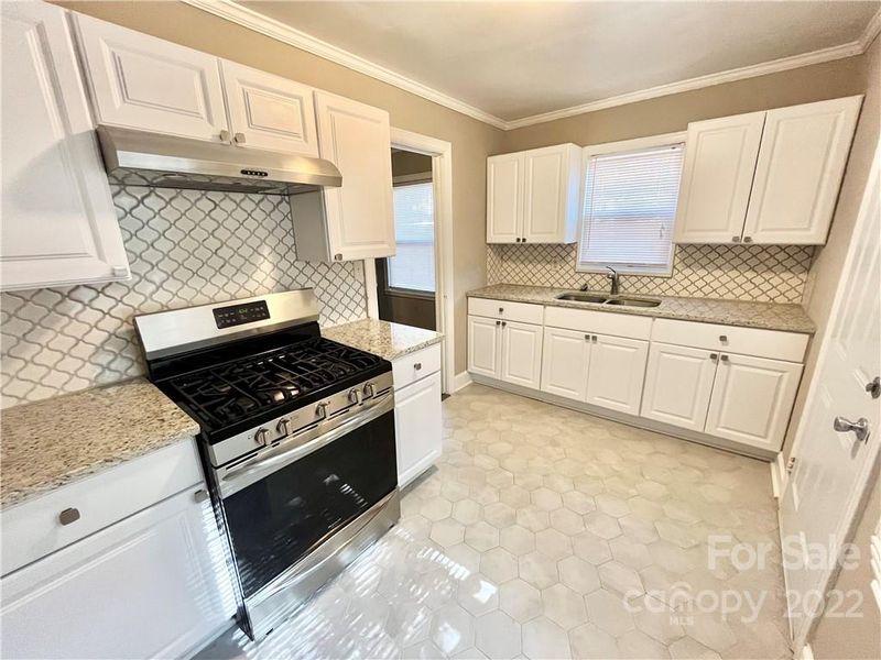 214 Gardner Ave, Charlotte, NC 28208