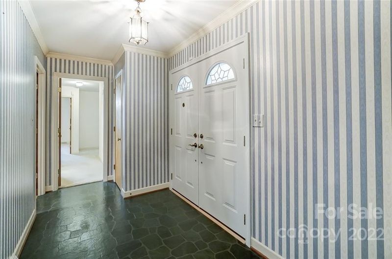 5601 Mallard Dr S, Charlotte, NC 28227