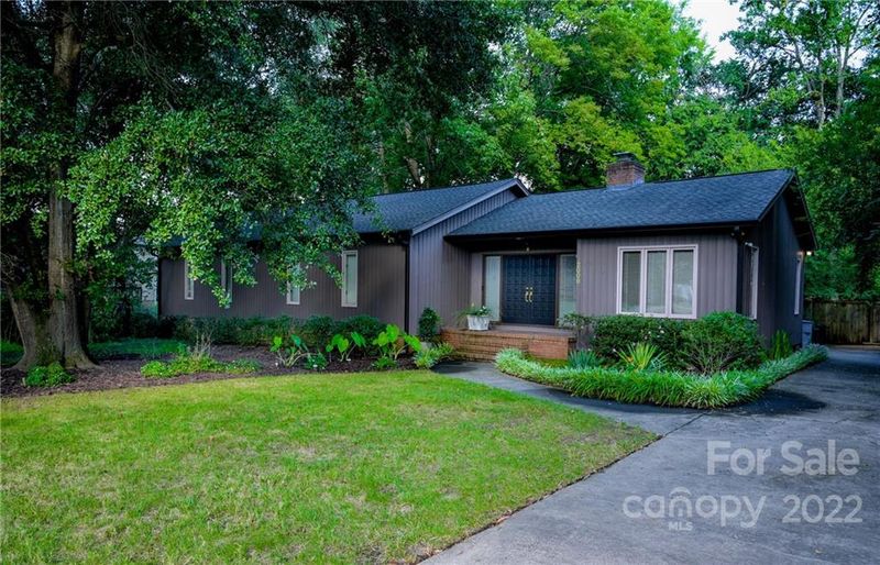 2008 Lynbridge Dr, Charlotte, NC 28270