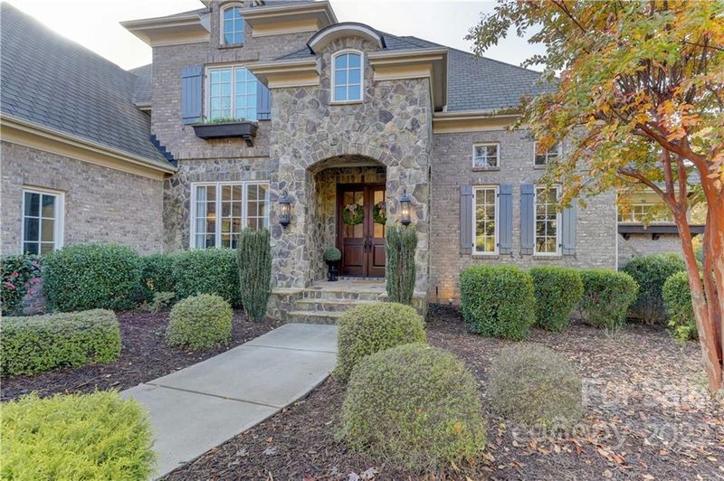 16900 Ashton Oaks Dr, Charlotte, NC 28278