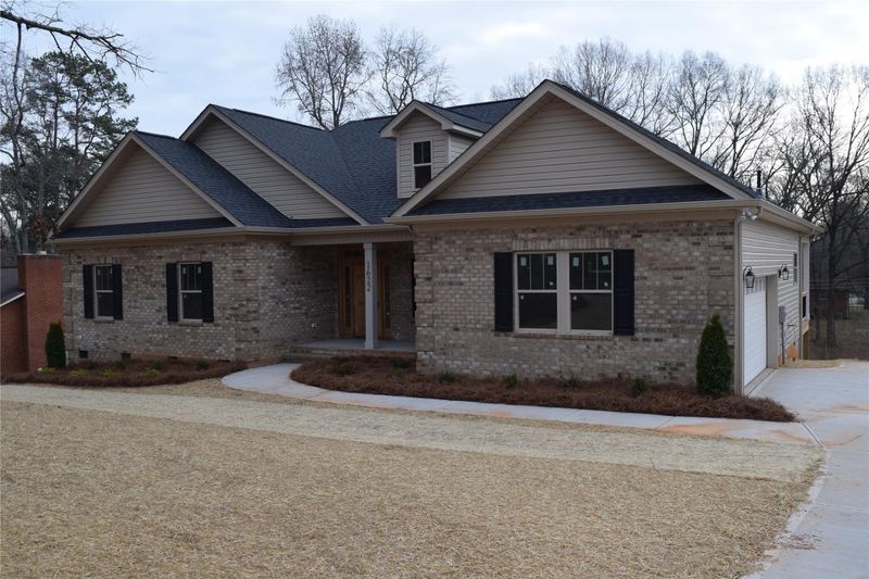 1622 W Laporte Dr, Charlotte, NC 28216