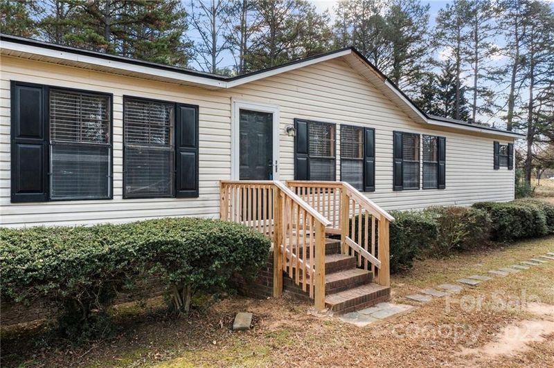 5956 Charlie Walker Rd, Kannapolis, NC 28081